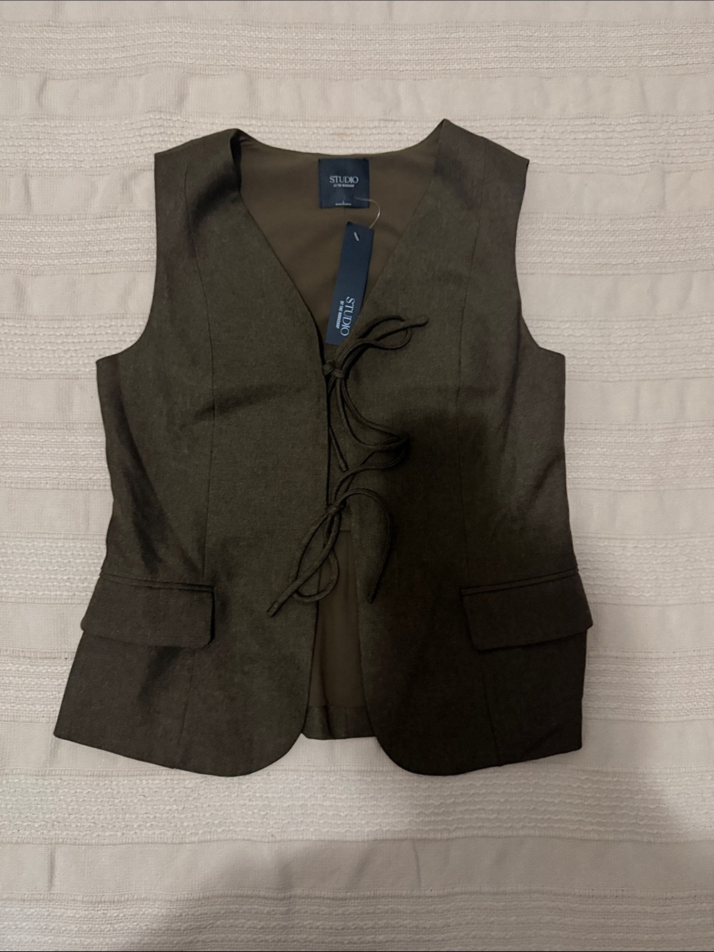 Studio Olive Tie-Front Sleeveless Vest